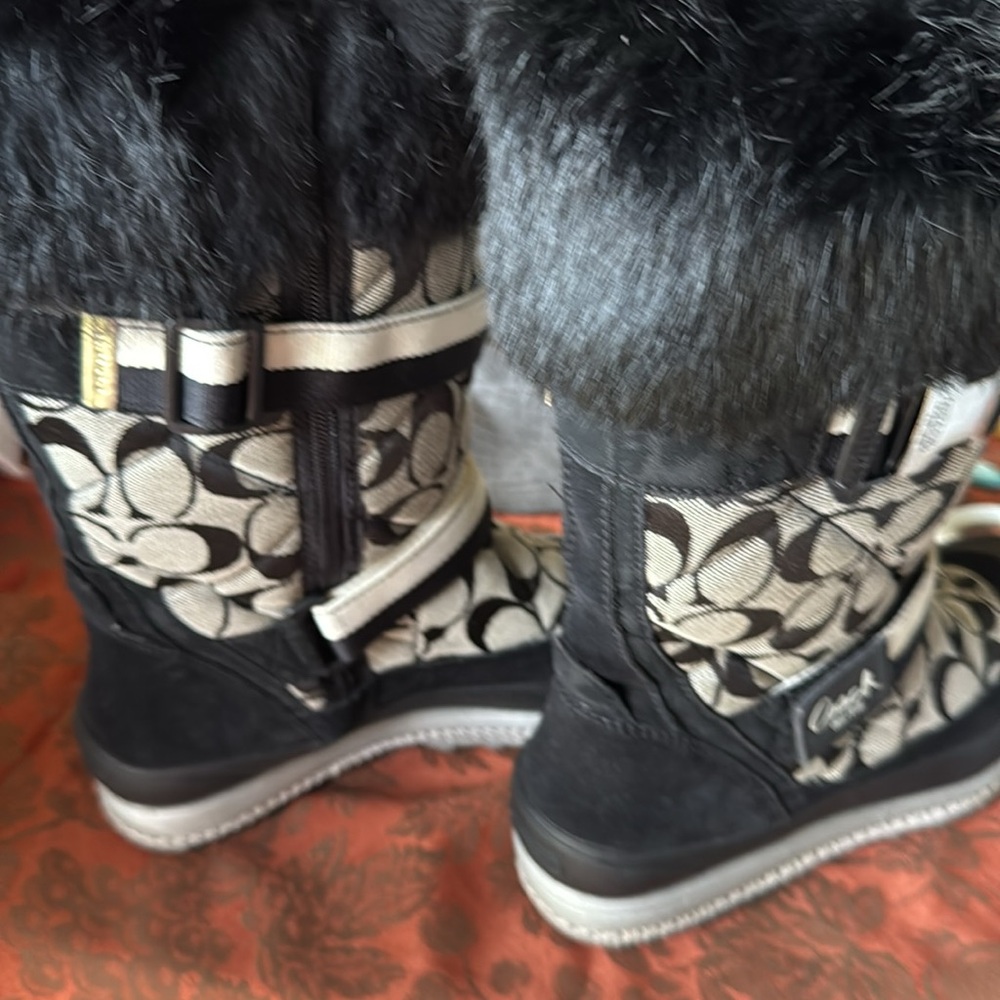 Coach Women's Black and Cream Patterned Boots Size 6.5 Price is Firm Like New - Picture 14 of 17